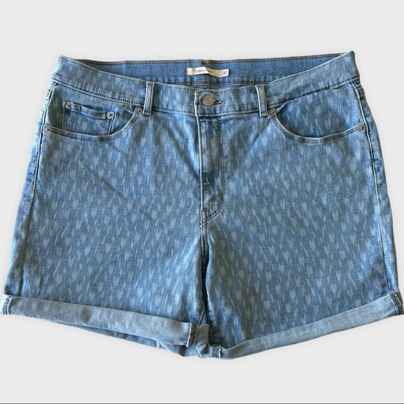 Levi’s Classic Shorts - Picture 2 of 15